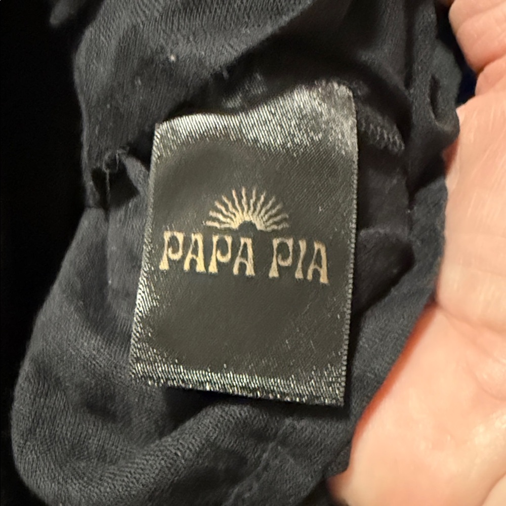 Papa Pia Black and Gold Kimono Sleeve V-Neck Front and Back Maxi Dress O/S - Picture 9 of 10